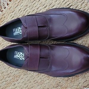Mens 10.5 Ferragamo wing tip loafer